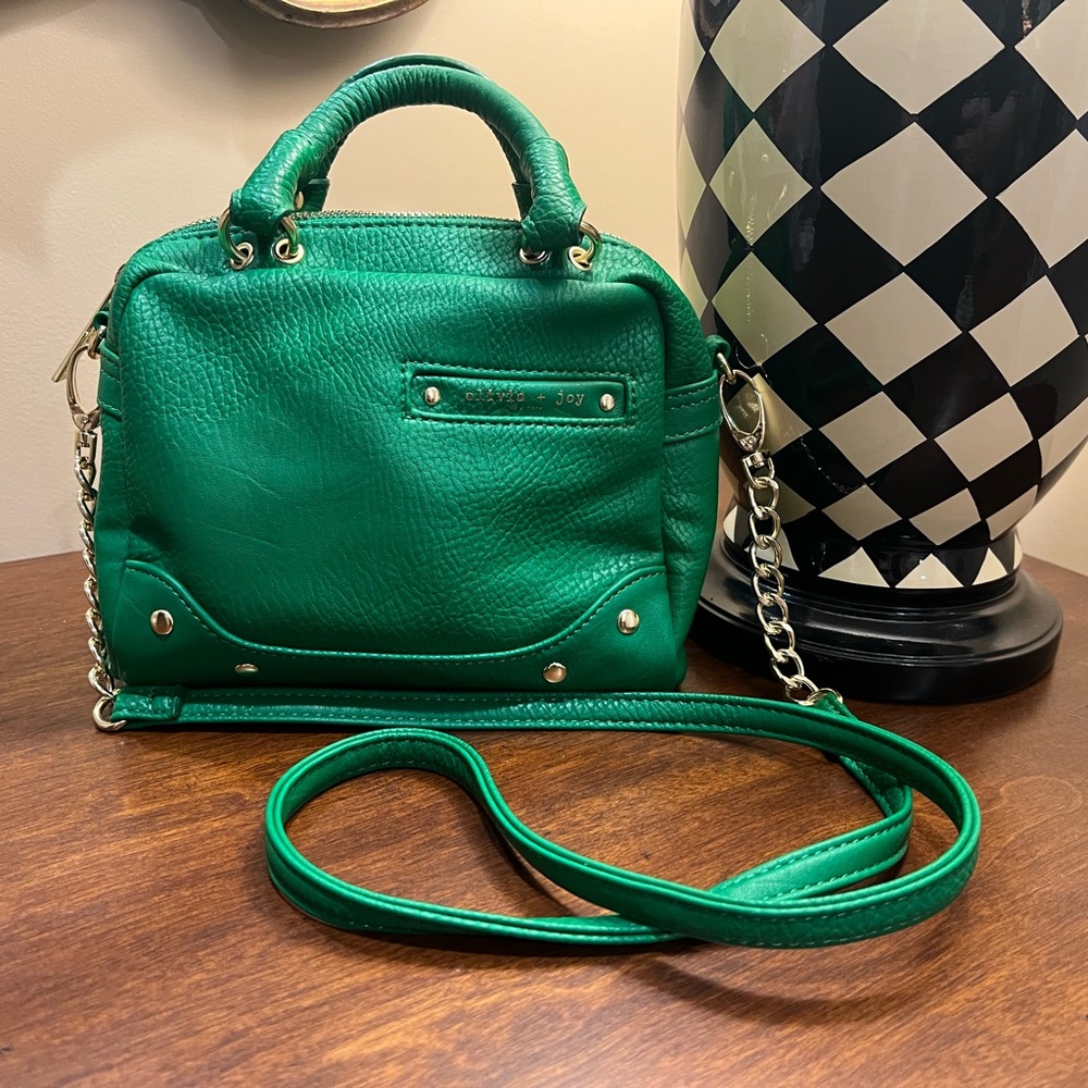 Olive & Joy Small green crossbody w handles. Perfect for travel! Mothers Day!